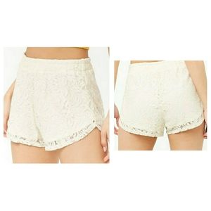 NWOT Ambiance Apparel Cream Lace Shorts 1-2X